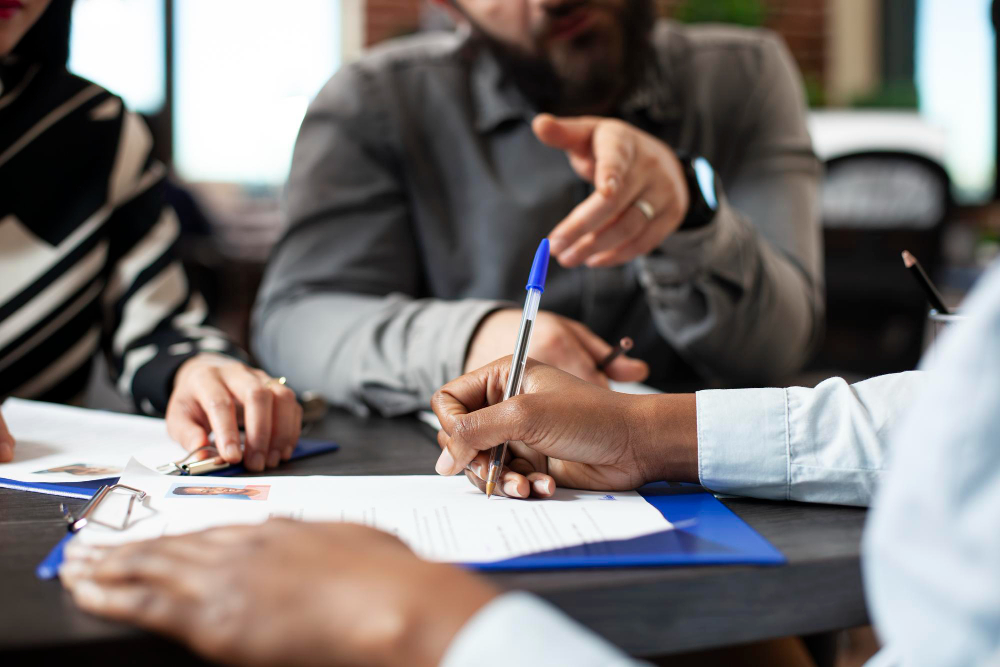 Compliance na terceirização é essencial para garantir segurança jurídica e evitar riscos trabalhistas na contratação de prestadores